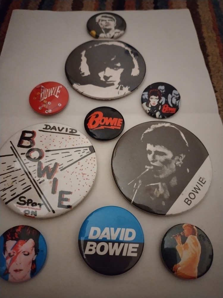 Vintage David Bowie 16 Pin Badges