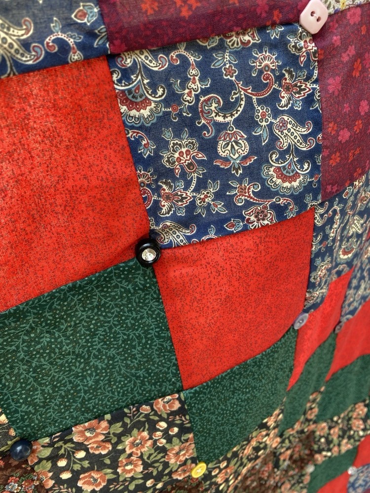 Handmade Machine Stitched Patchwork Quilt 66x85 Signed Tag Button Accents
