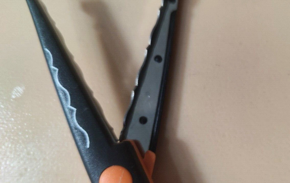 Scissors Wavy Cut Orange Handle 7” Long Pre-Owned