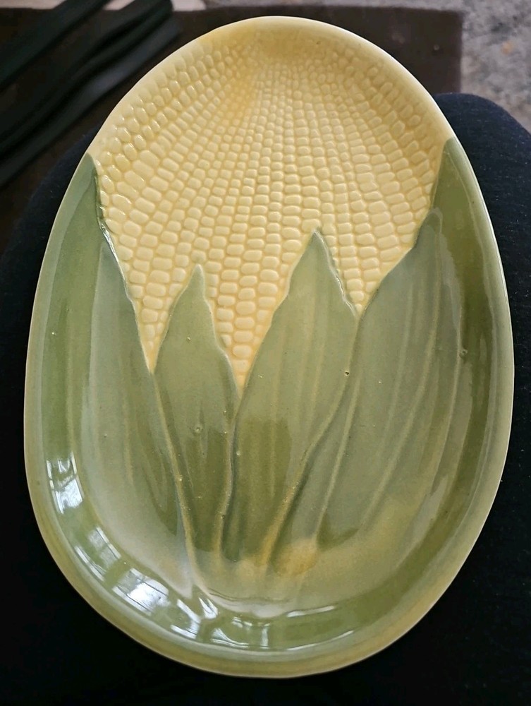 SHAWNEE POTTERY CORN KING DINNER PLATE DISH  #68.  USA. EUC