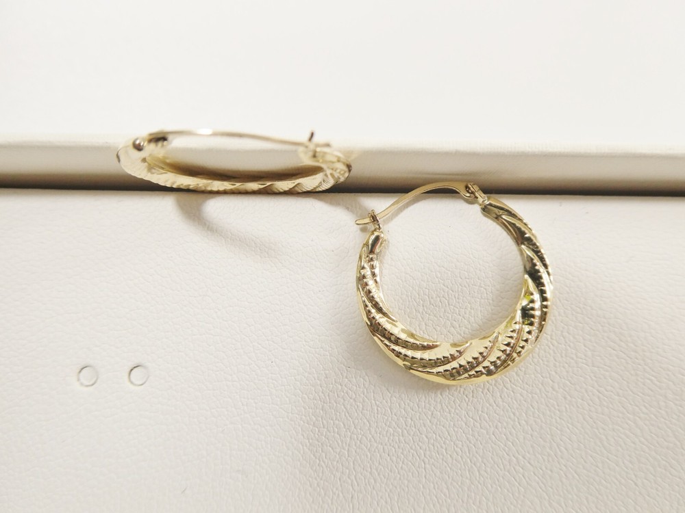 REAL 10K SOLID YELLOW GOLD CLASSIC DESIGN EARRINGS