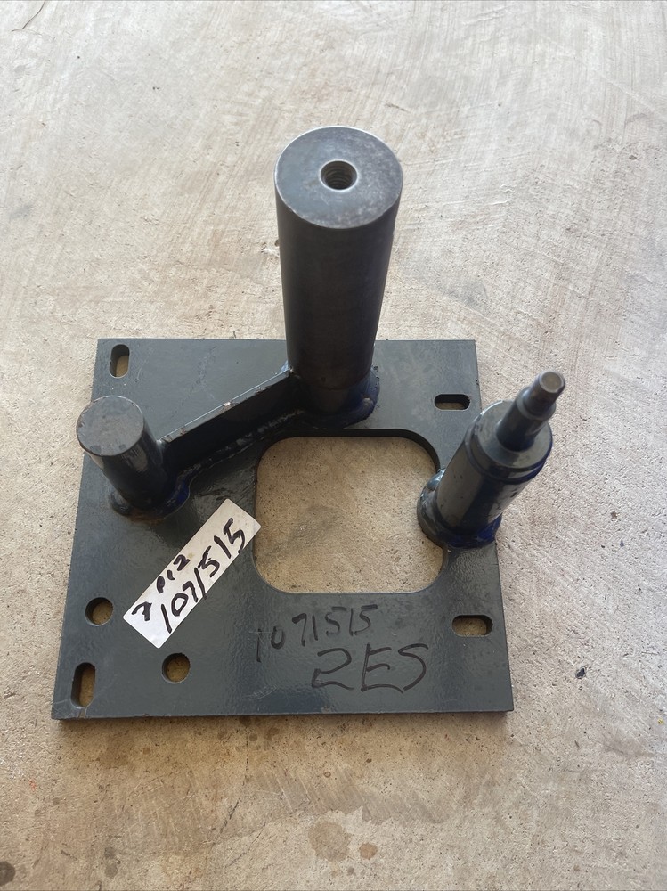 Elgin Right Side Tow Bracket Weldment 1071515 NOS