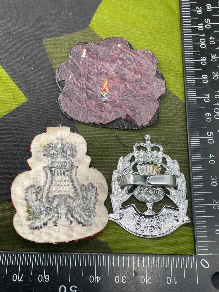 3 British Army Musicians / Uniform / Cap Badges