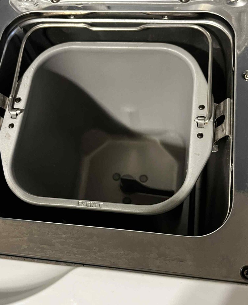 TOASTMASTER Model 1185 Automatic Bread AND BUTTER Maker Bread Machine Working