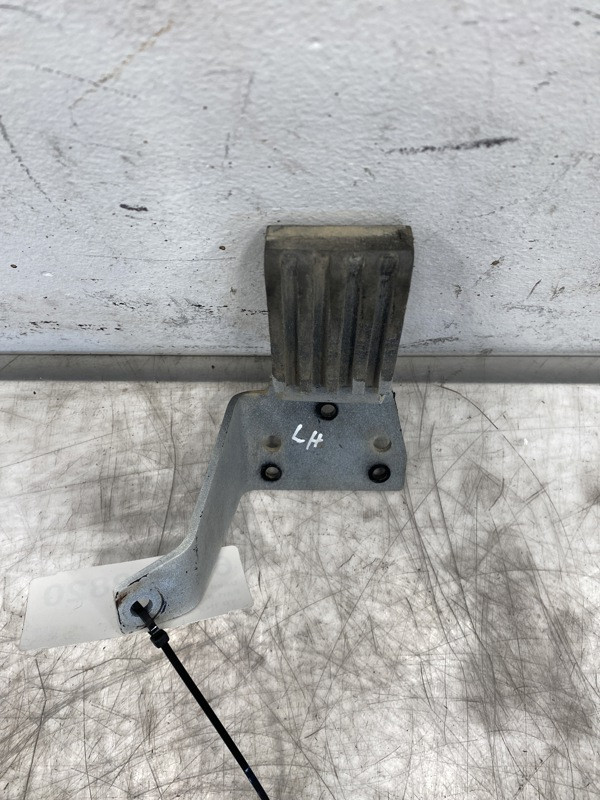 Mack Hood Rest (638-10820)