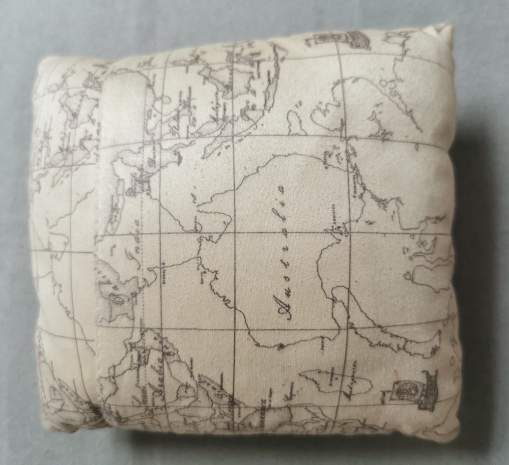 ALVIERO MARTINI 1 CLASS PILLOW DISPLAY FOR ANY USE GOOD CONDITION