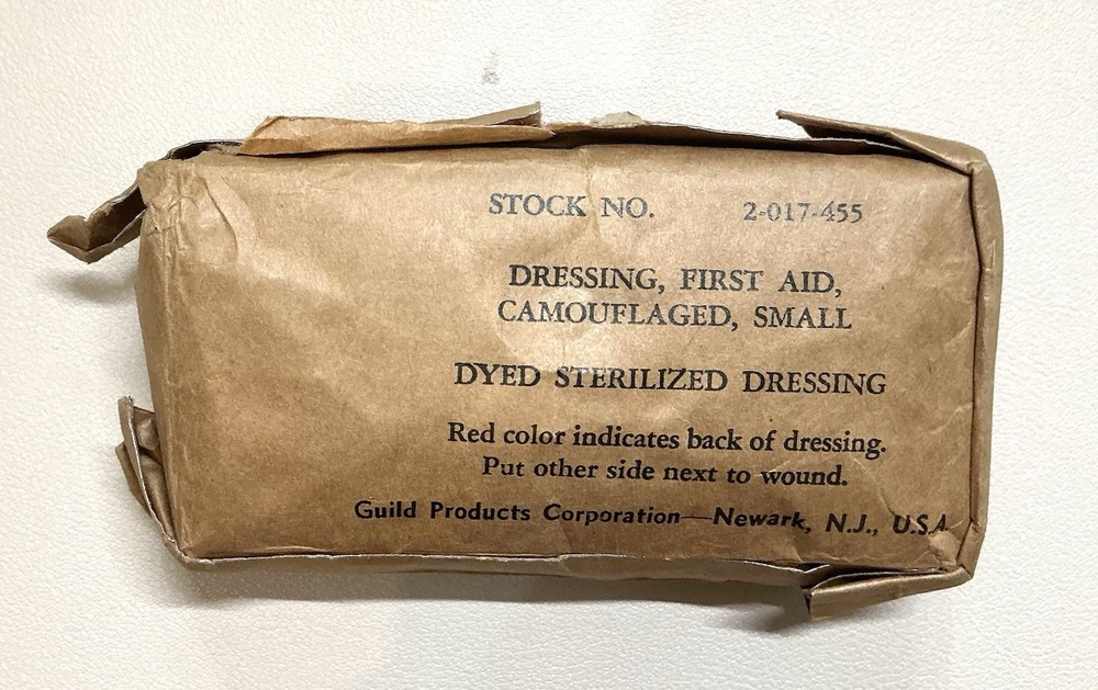 1945 US Military Dyed SterilizedDressing First Aid Camouflage With Canvas Pouch