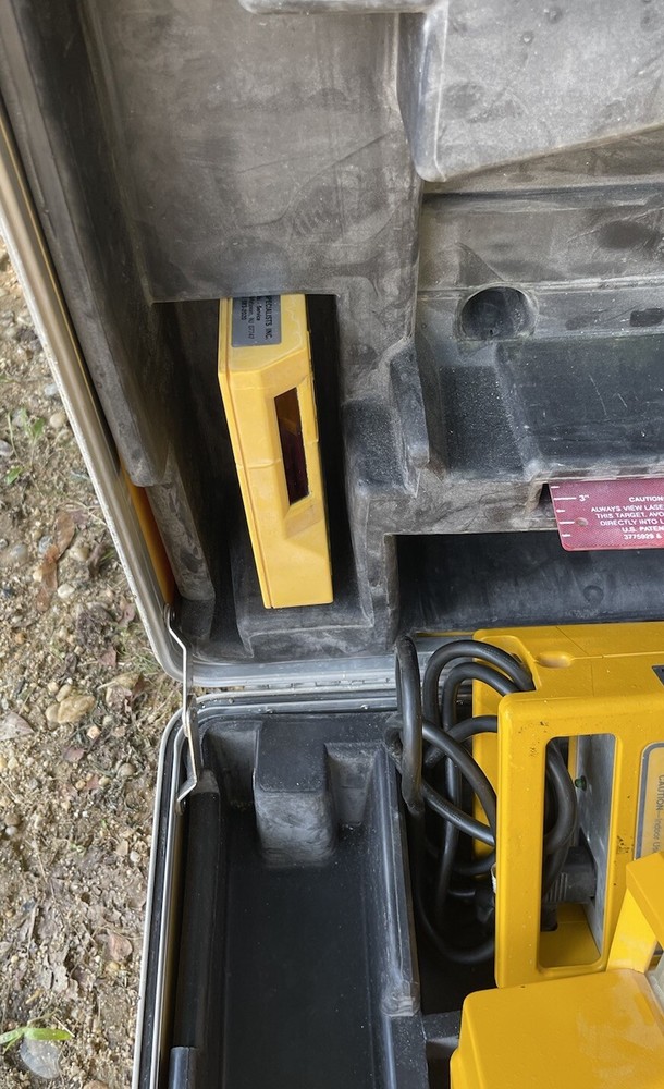 Laser Alignment Laser Beacon #6025 W/ Universal A.C Converter Construction Tool