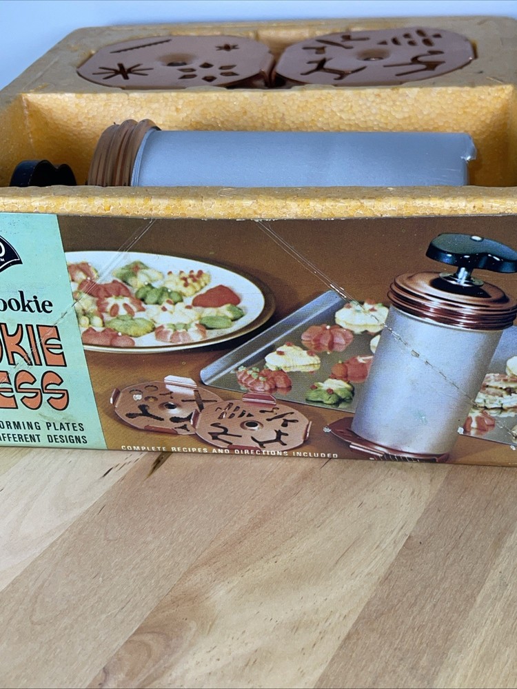 MIRRO DIAL-A-COOKIE, COOKIE PRESS, 3 DISCS & 12 PATTERNS USA Made Mid Century