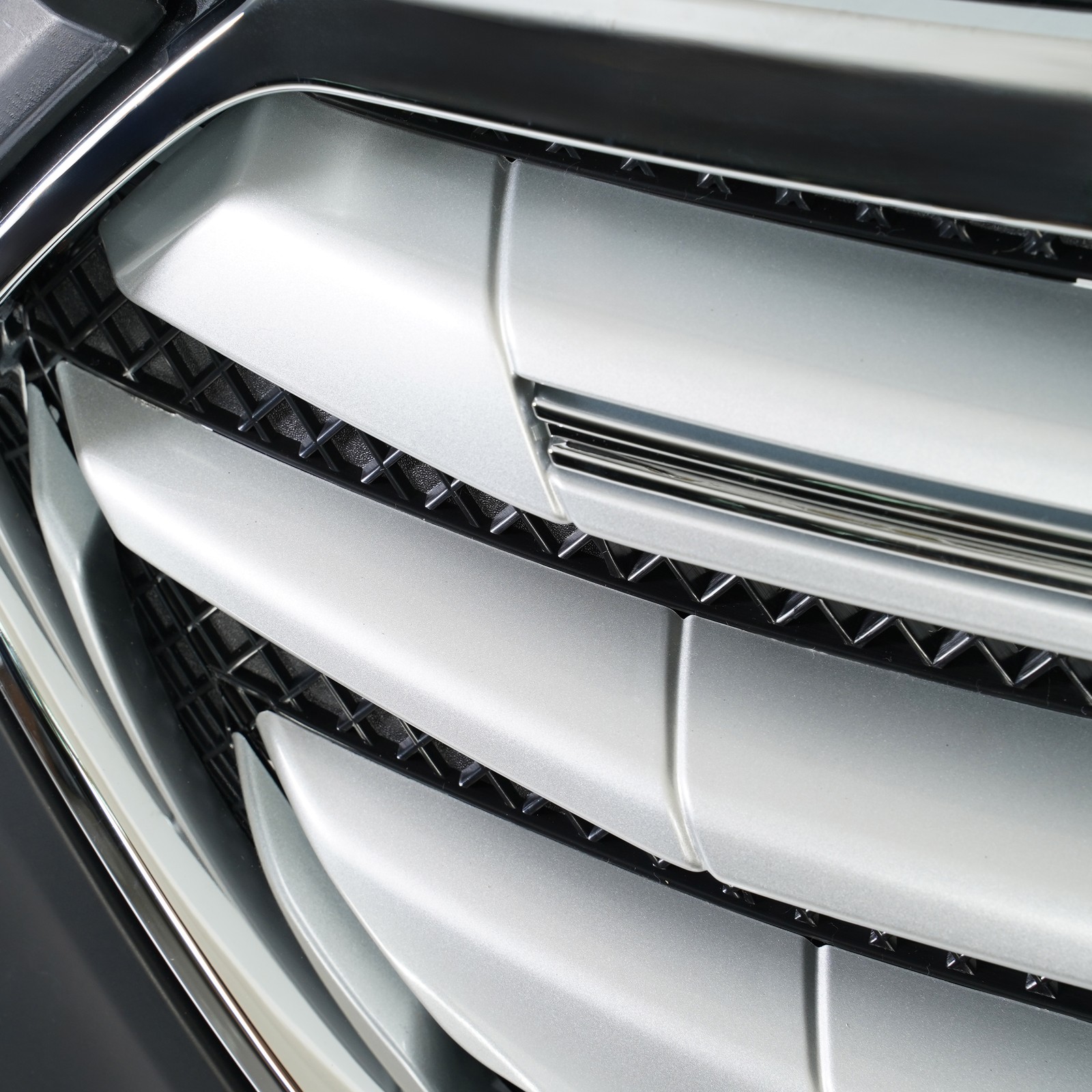 Front Bumper Cover Grille Assembly For 2013-2019 Ford Taurus SE | SEL | Limited