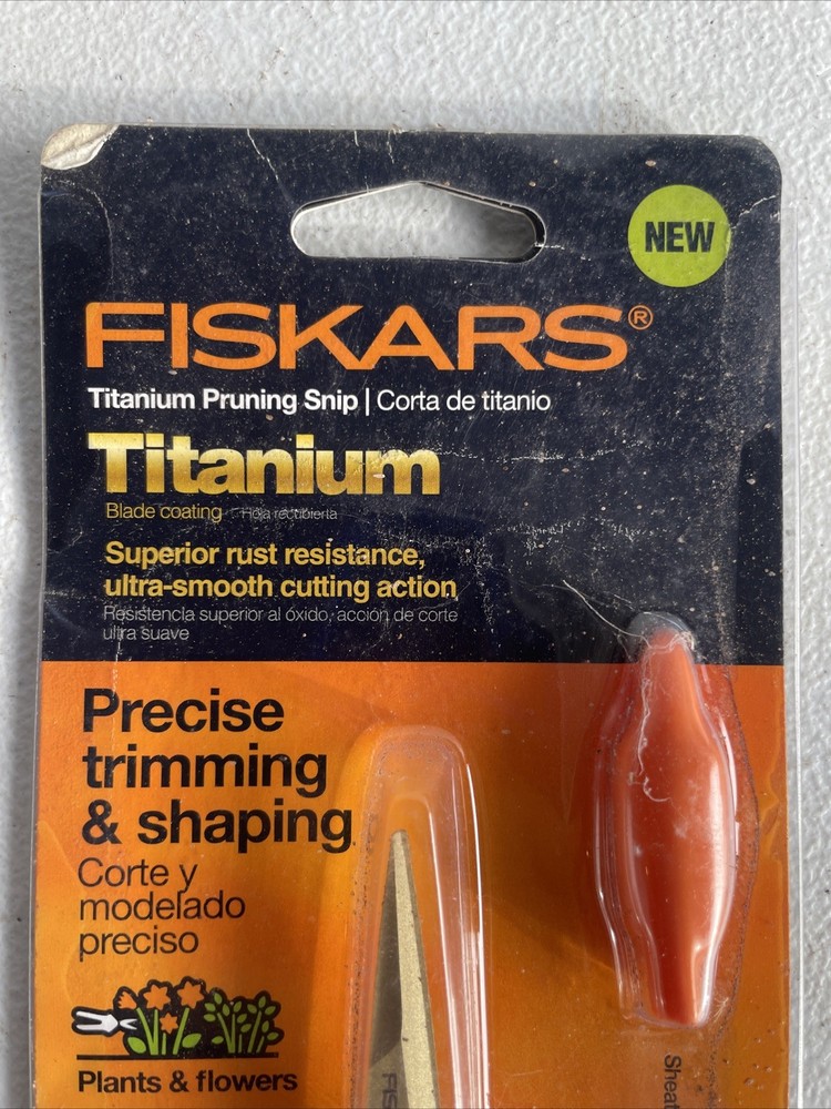 Fiskars Soft touch Micro-Tip Pruning Snip, with titanium coated blades (9924)