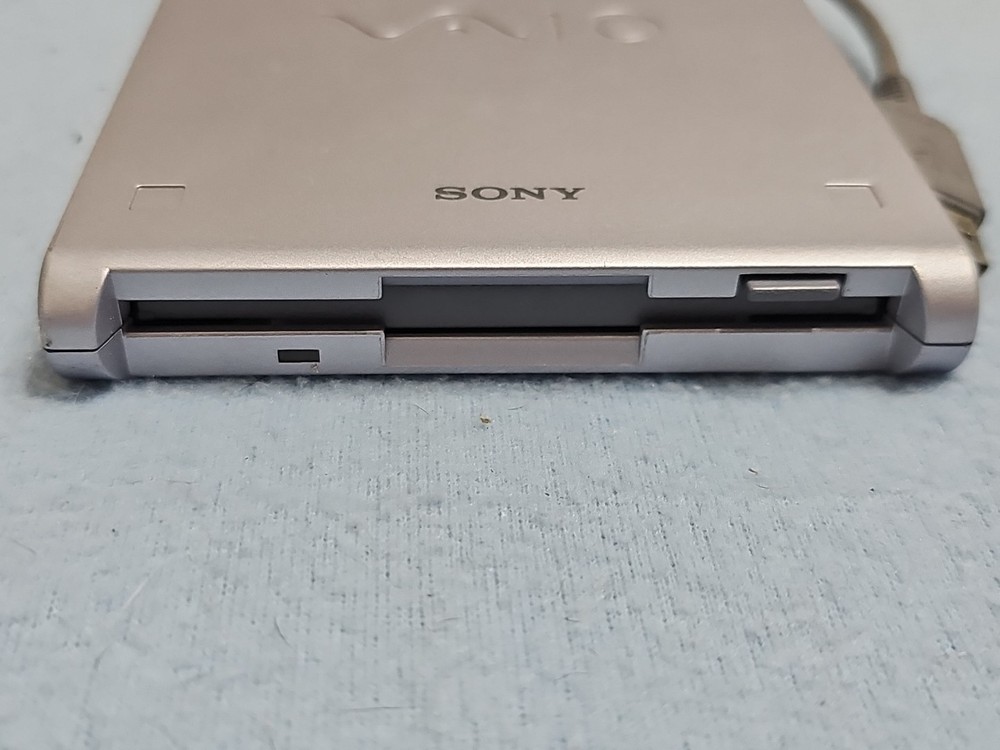 SONY PCGA-UFD5 VAIO Silver 3.5" External Interface Floppy Drive Untested