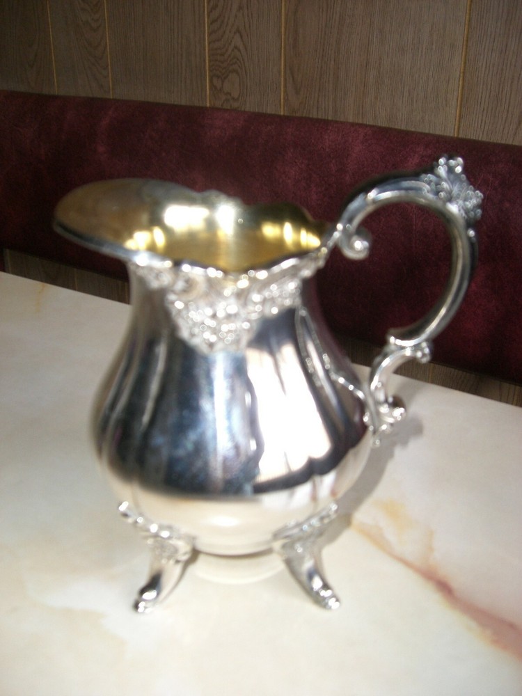 BAROQUE WALLACE SILVERPLATE PITCHER PATTERN 284 W/GOLD WASH