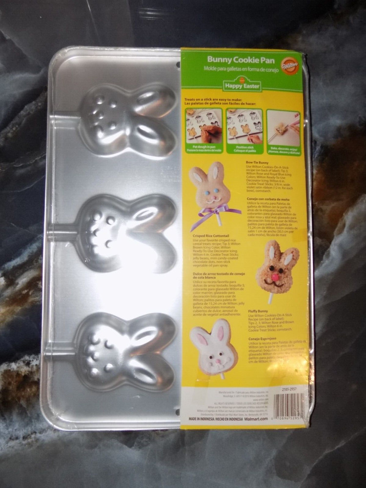 Wilton BUNNY COOKIE PAN NEW