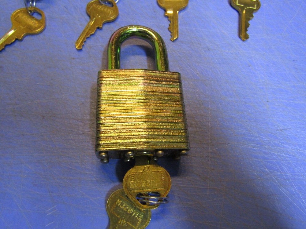 5– Master Lock DG Padlock, US Keyed Different Hardened, Key retained when opened