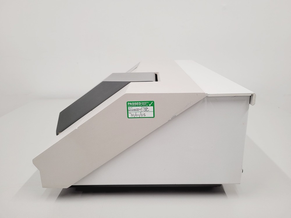 Jenway 6100 Visible Range Spectrophotometer Lab