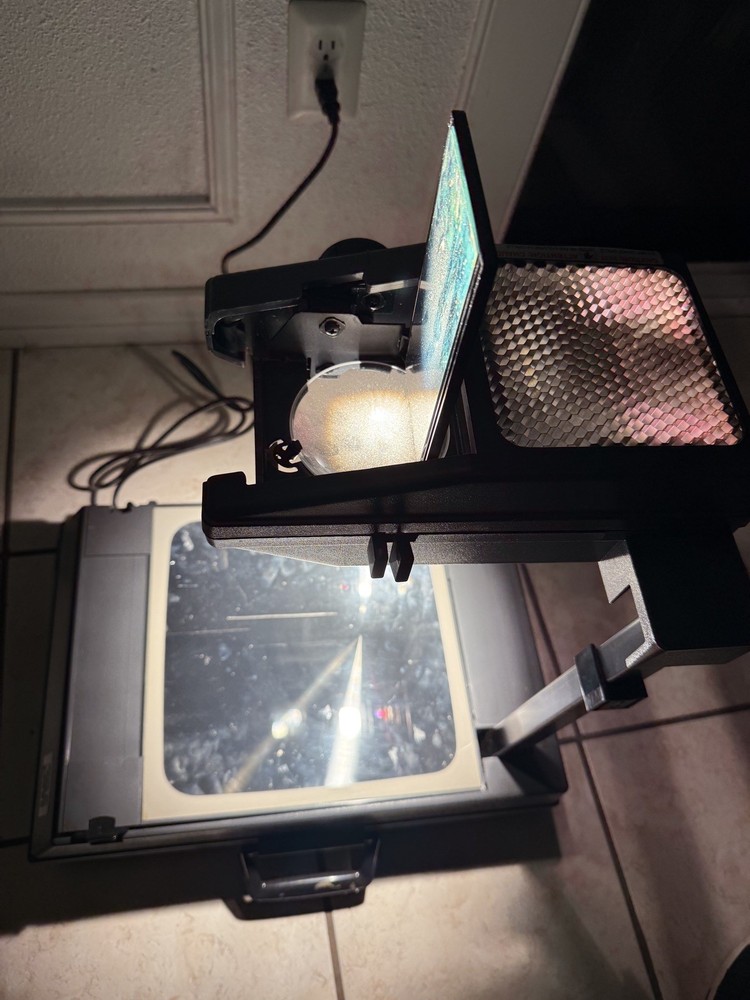 3M 2000 AG Overhead Projector Briefcase Portable Transparency TESTED