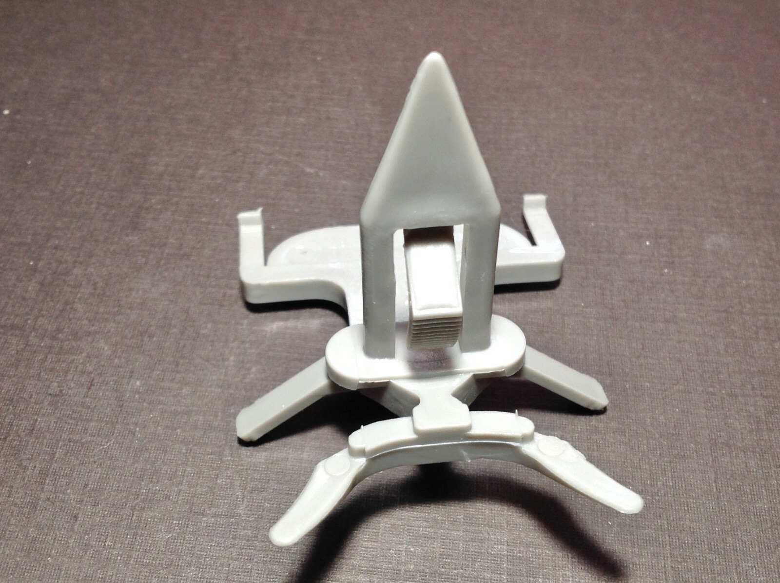 1 pc NORS rear window garnish lower moulding clips 1980-1984 Cadillac Olds Buick