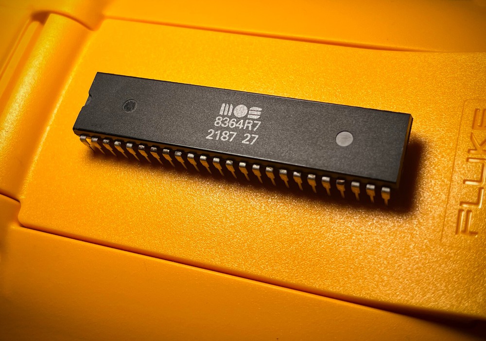 AMIGA A500; A2000 8364R7 PAULA + SOCKET