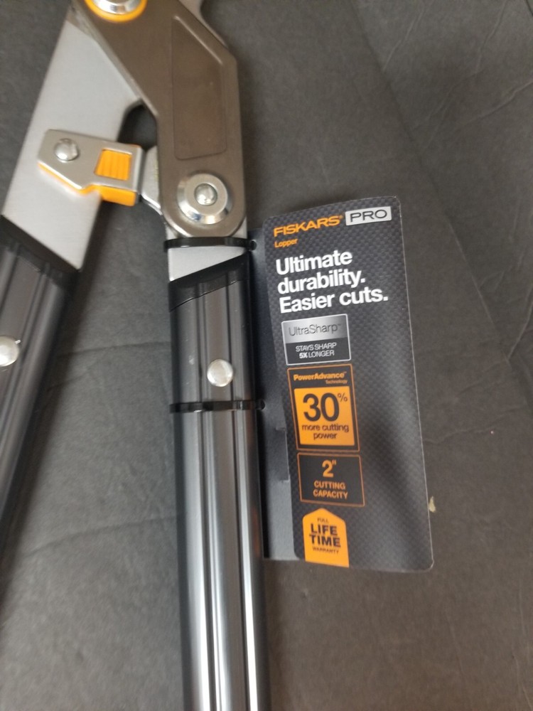 Fiskars Pro Lopper, Ultimate durability, 2" Cutting Power 8-pack Case