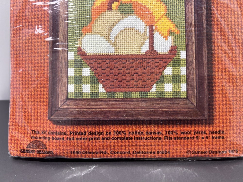VINTAGE NEEDLE POINTERS KITS SUNSET DESIGNS FARM EGG BASKET HOT ROLLS & BUTTER