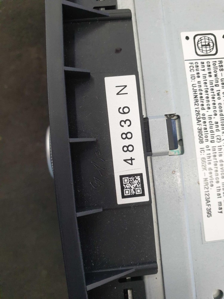 10 MERCEDES E350 Command Head Unit ID# 2129063201