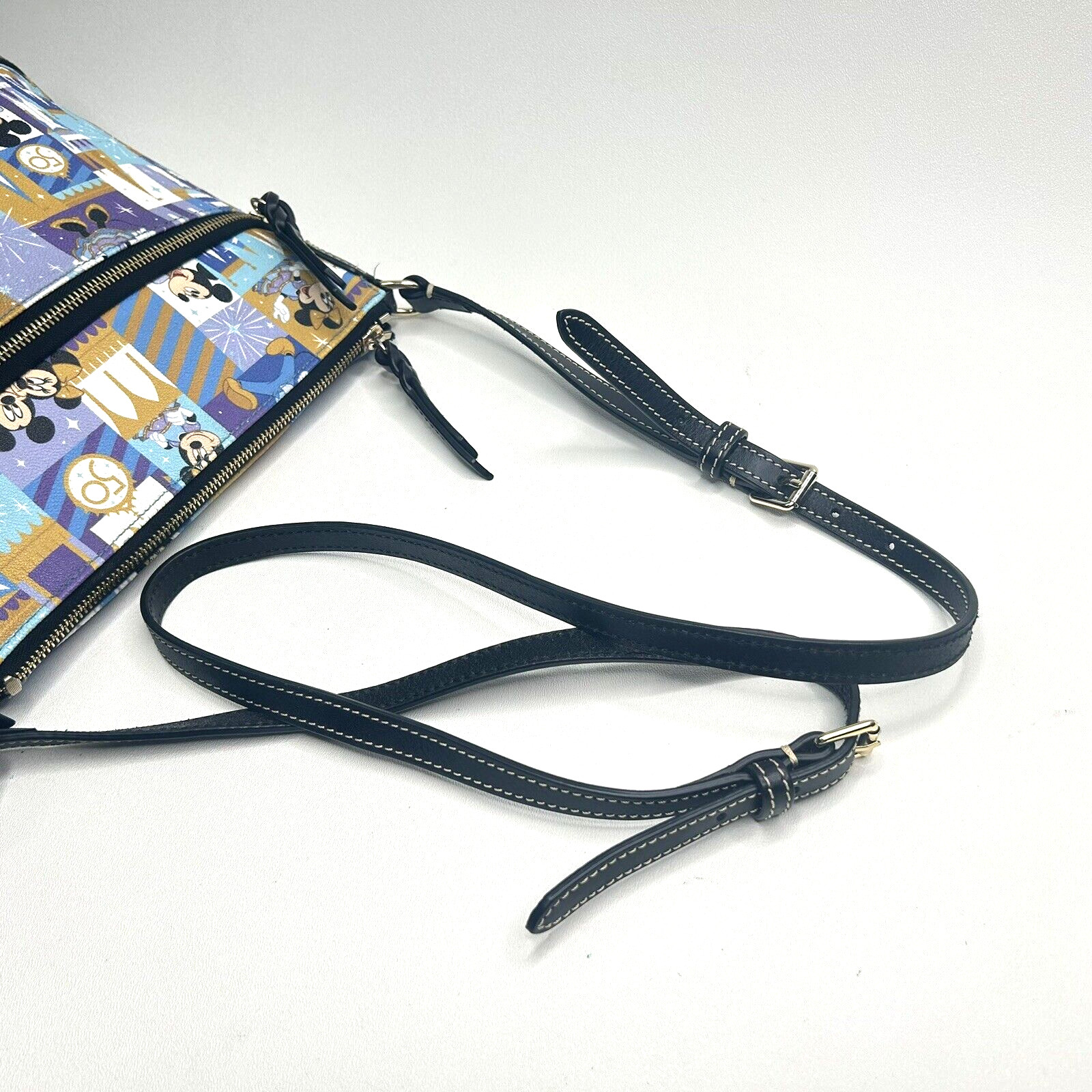 2021 DOONEY & BOURKE Walt Disney World 50th Anniversary Crossbody Bag Purse