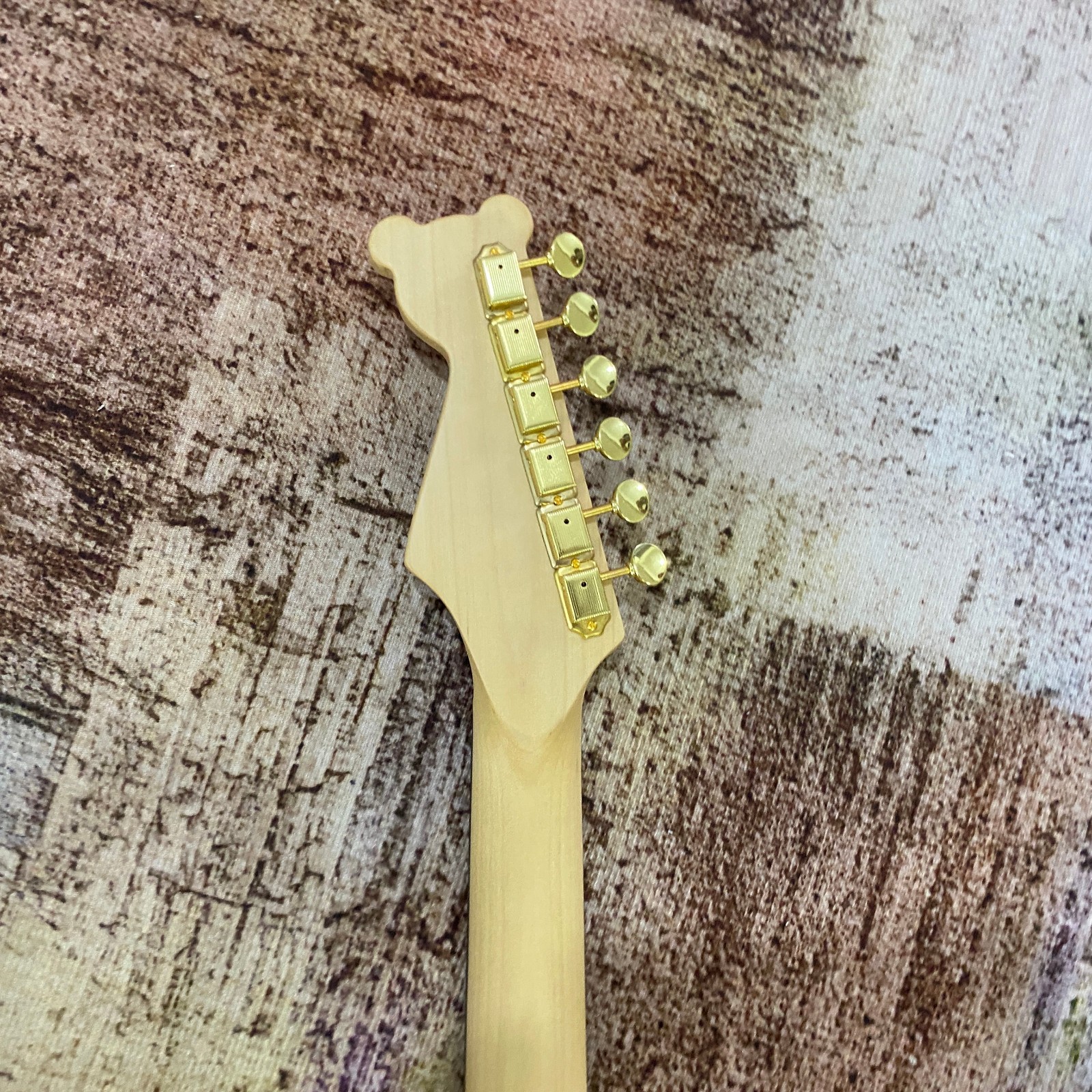 Anime&Manga beautiful girl shaped Electric Guitar Tremolo HH Pickups 24Frets