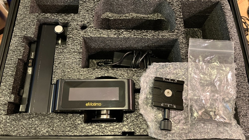 eMotimo Spectrum ST4 Motion Control Head, Gold Mount Battery Plate, Medium Case