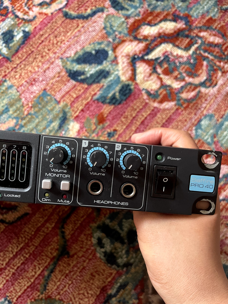 Focusrite Saffire PRO 40 Digital Recording Interface with Cable