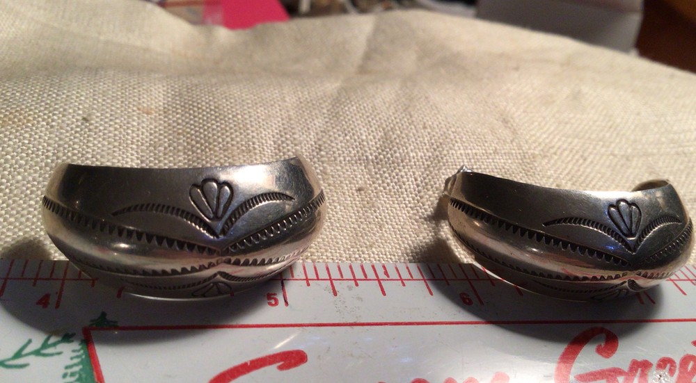 Vintage Southwest 1/2 Hoops Embossed Design 10 Gr