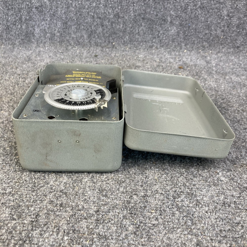 Vintage Paragon Memory Master Time Switch Timer 24 Hr /30 Amp Model 3002 NIB