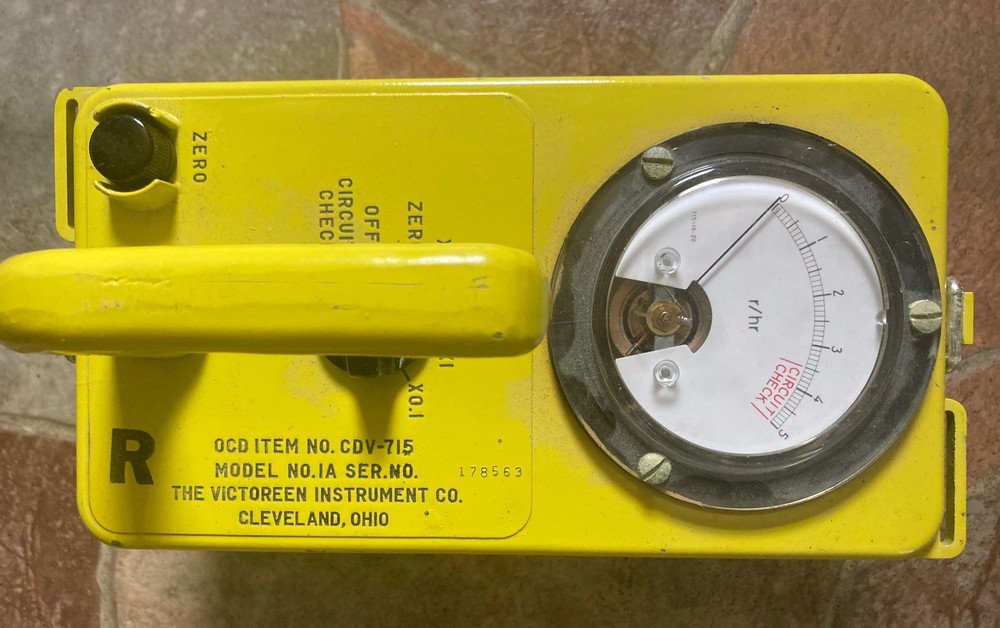 Victoreen Radiological SURVEY METER CDV-715 GEIGER COUNTERS