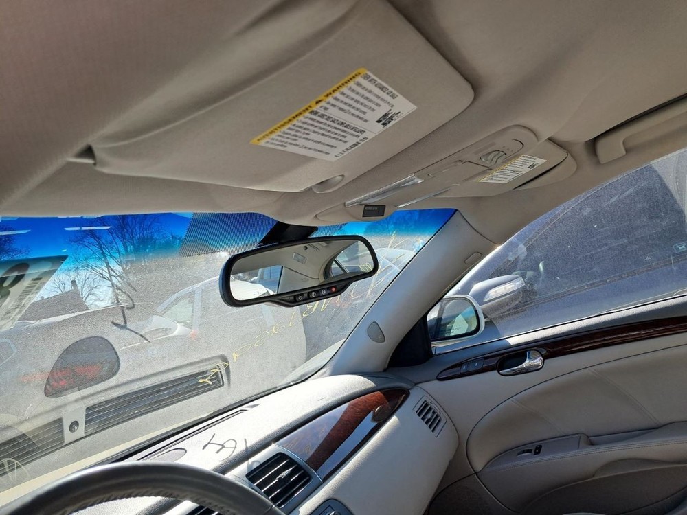 LUCERNE 2011 Glove Box 4857780