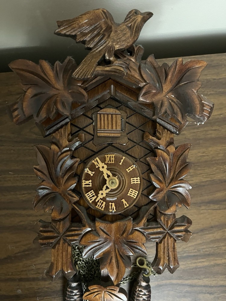 Cuckoo Clock German Black Forest working 1 Day