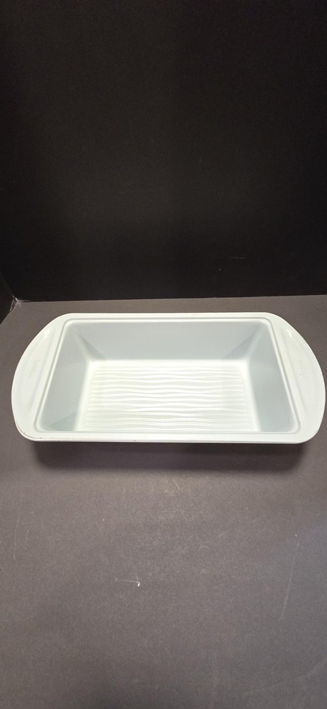 Wilton White Nonstick Steel Loaf Pan Rectangular Textured Bottom Bread Bakeware