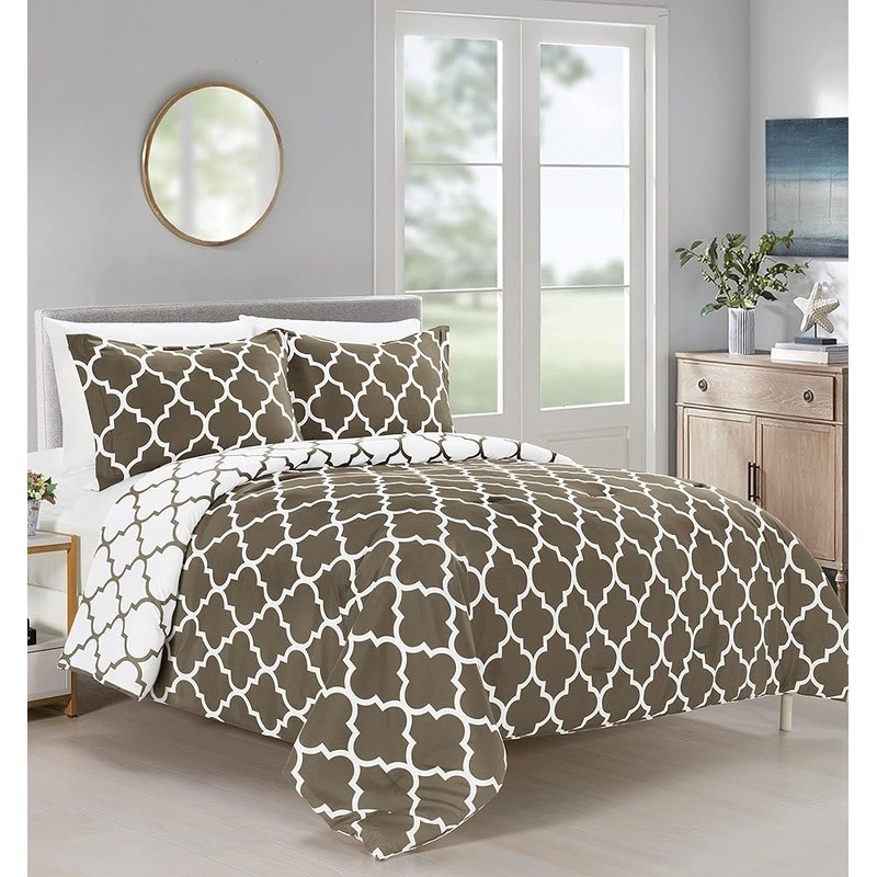 Soft Quatrefoil Pattern Down Alternative Reversible 3Pc Comforter Set Full/Queen