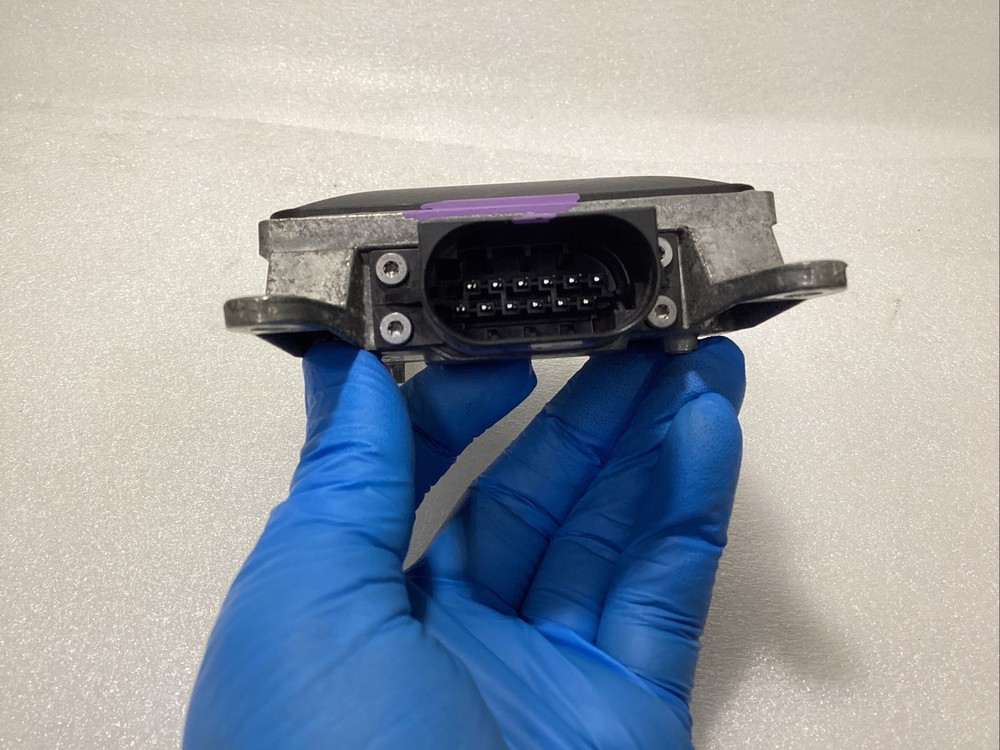 2018-2019 GENESIS G80 REAR LEFT BLIND SPOT RADAR SENSOR MODULE OEM 95811-B1600