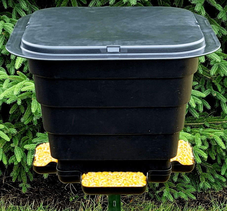 Corn deer feeder
