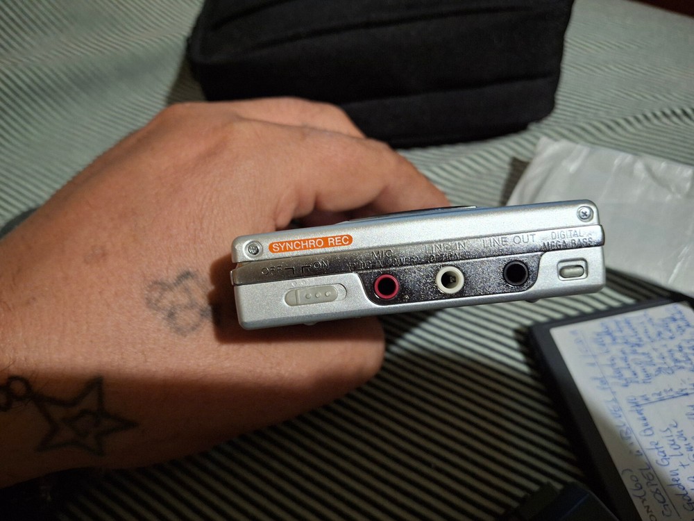 sony MZ-R50