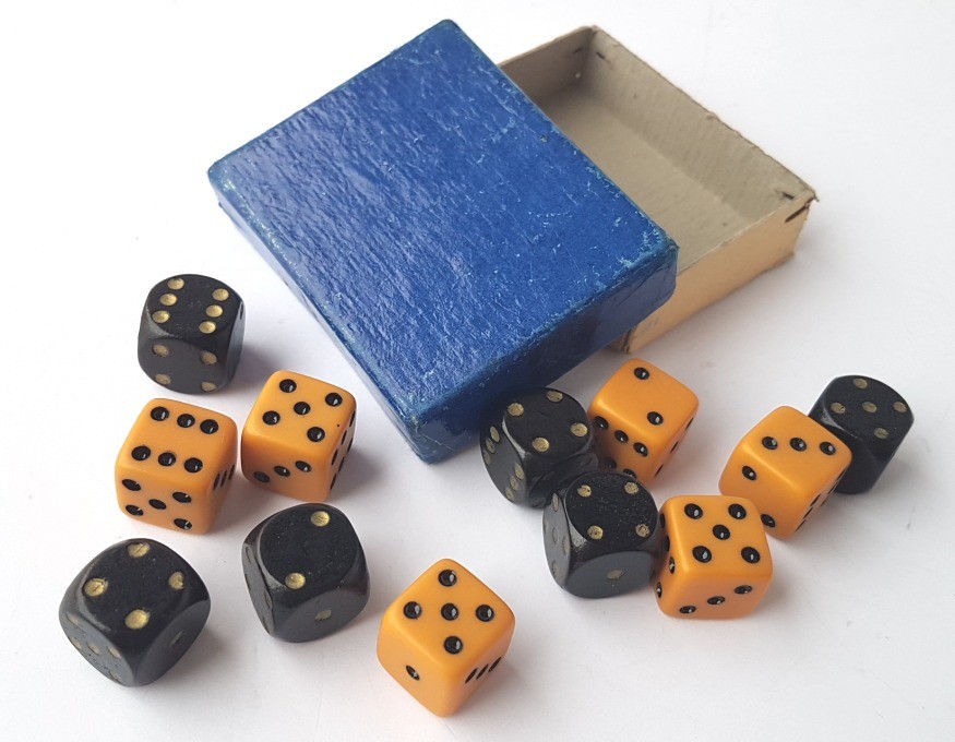 Set Cube Bakelite Original Packaging around 1920 L718