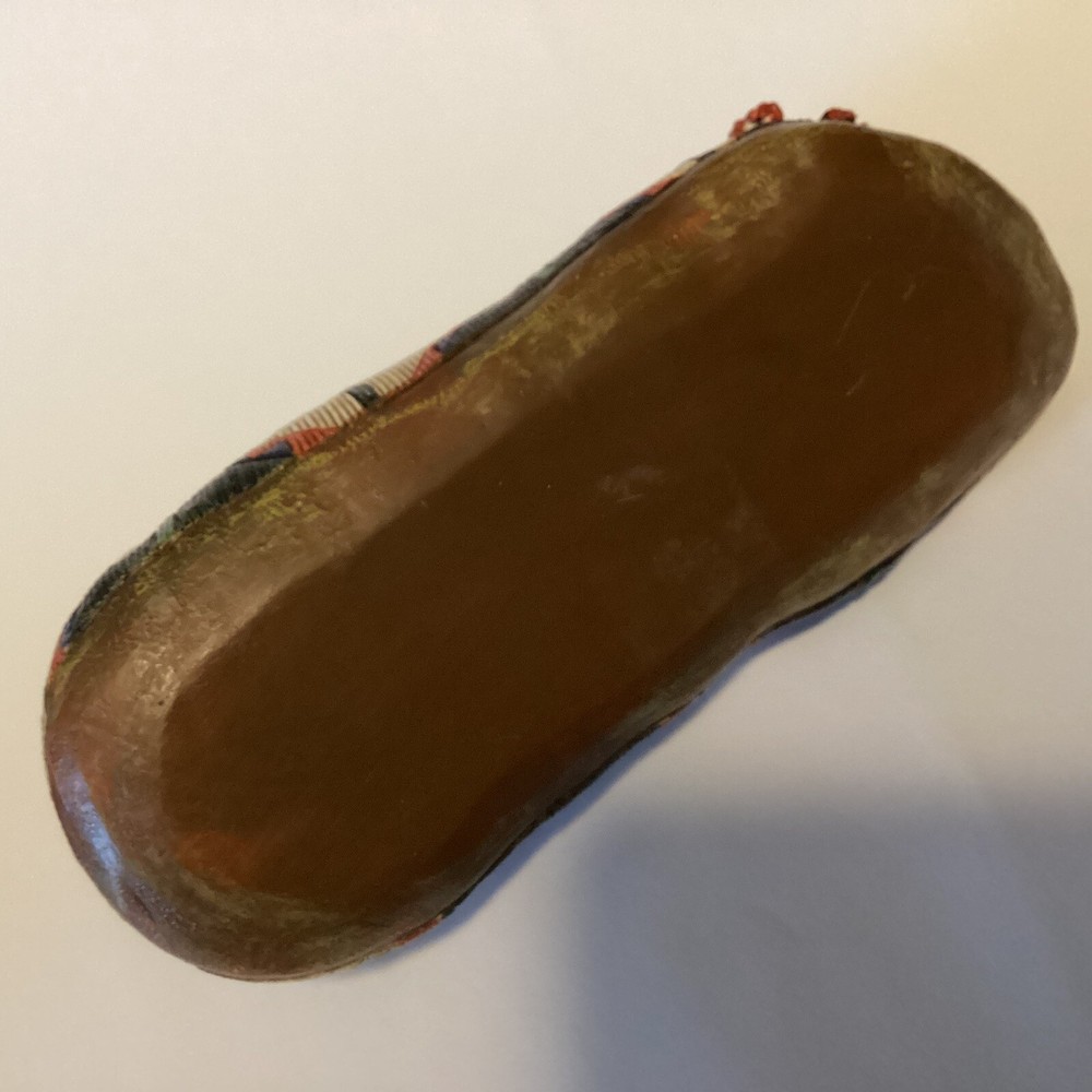 NATIVE AMERICAN MOCCASIN FIGURINE