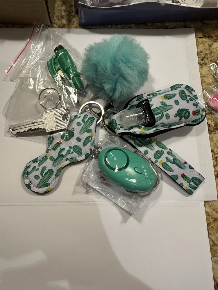 Personal Security Keychain Set with Alarm, Cactus Pattern, Pom-Pom, Holder
