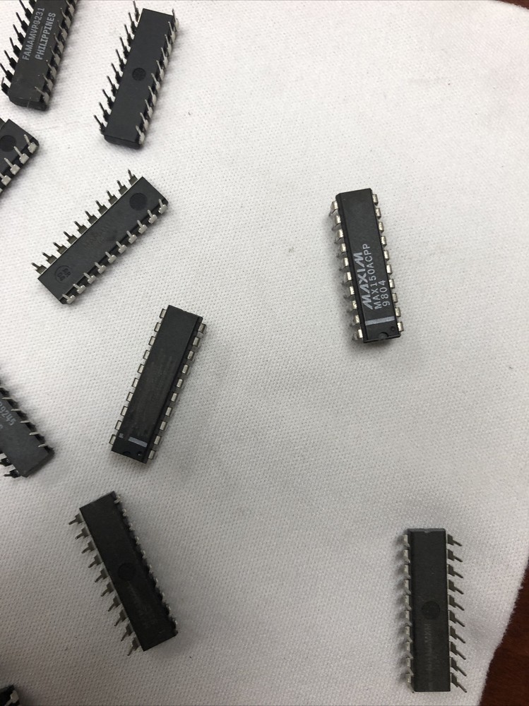 MAXIM MAX150ACPP, ID-D-7-5-2-7, Chips , Components