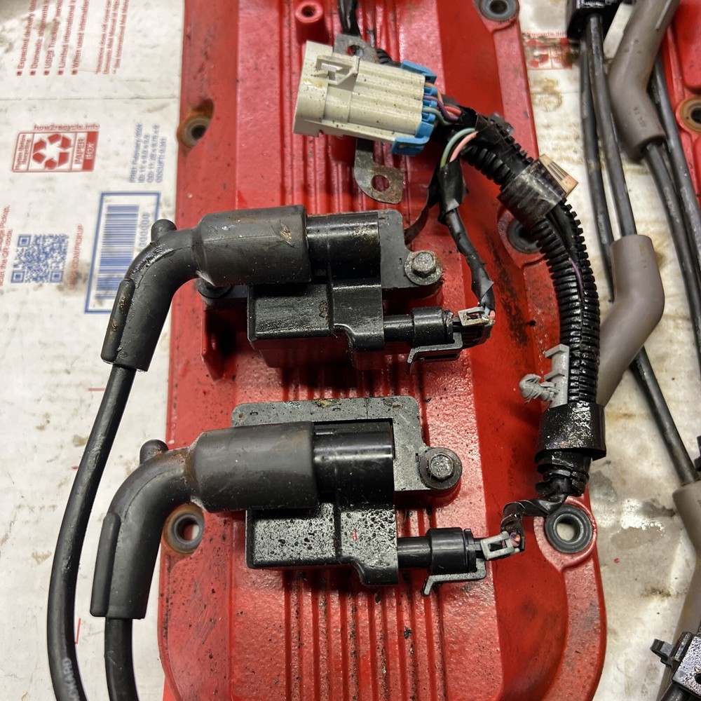 Volvo penta 8.1 Gi valve covers