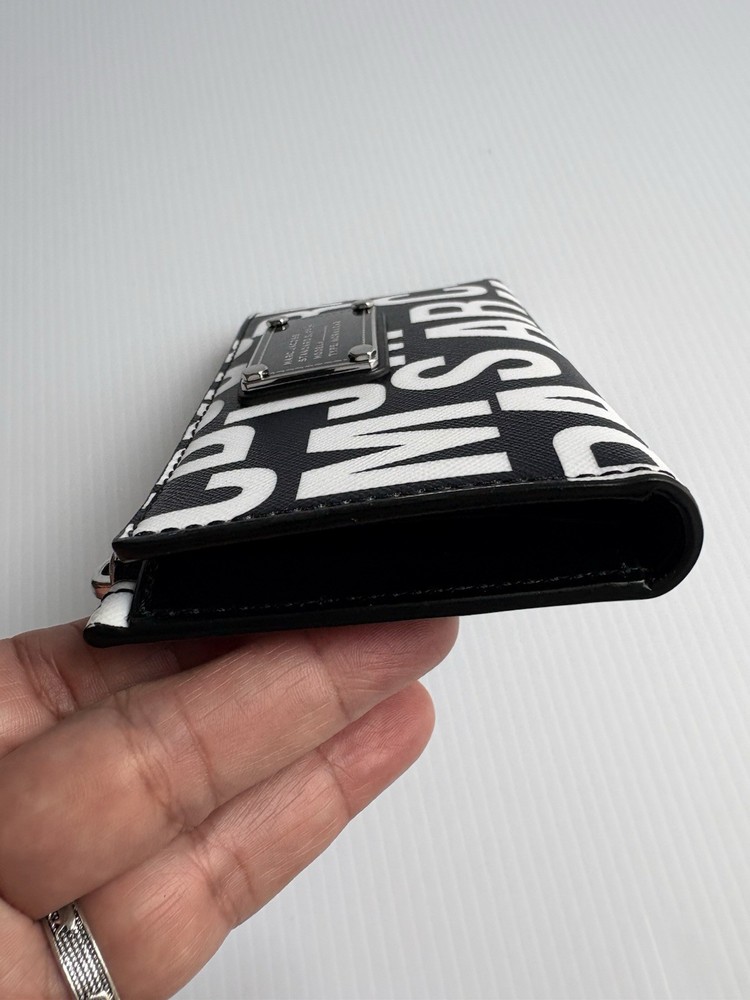 Marc Jacobs Jumbled Logo Trademarc Medium Bifold Wallet White/ Black EUC