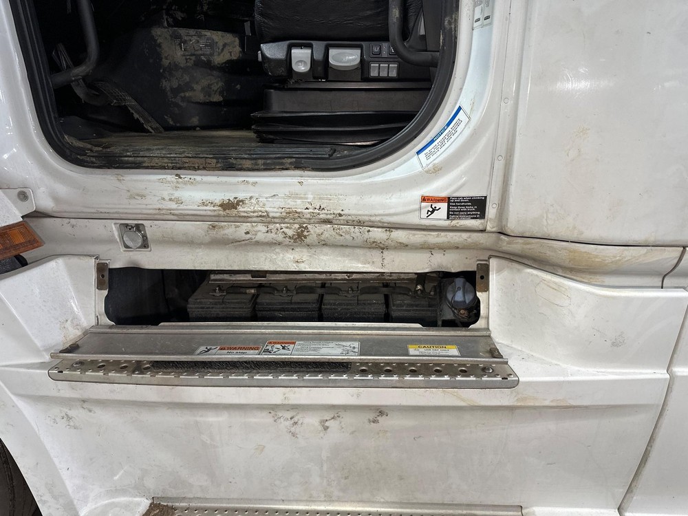 Freightliner CASCADIA FIBERGLASS Left/Driver UNDER DOOR Panel