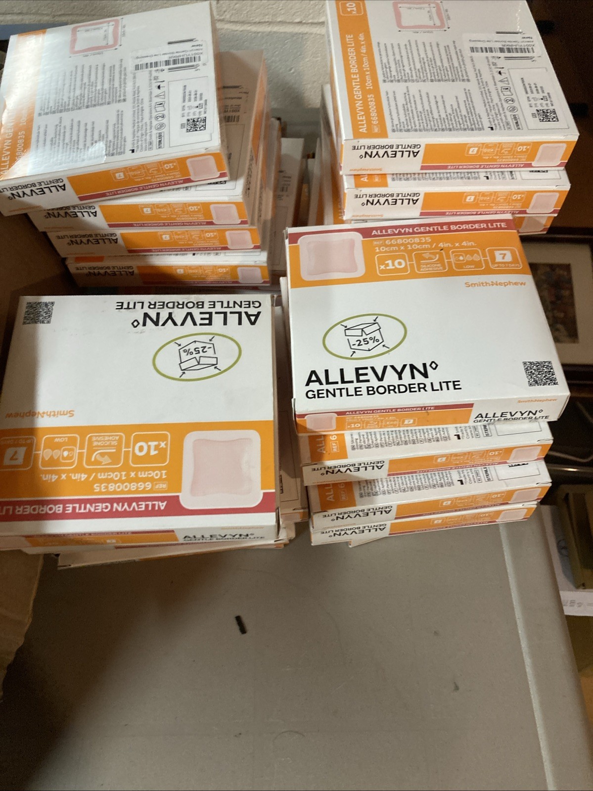 Allevyn Gentle Border Lite 4”x4” 10cmx10cm 66800835 Box Of 10 Exp 2026-05-01