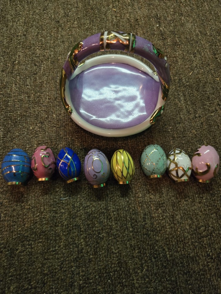 Lilian Vernon 548x Basket With Eggs