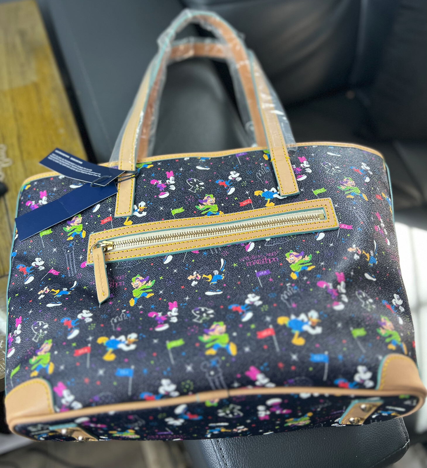 Dooney & Bourke Disney Collection Handbag with Free Clutch. Limited Time Offer❤️